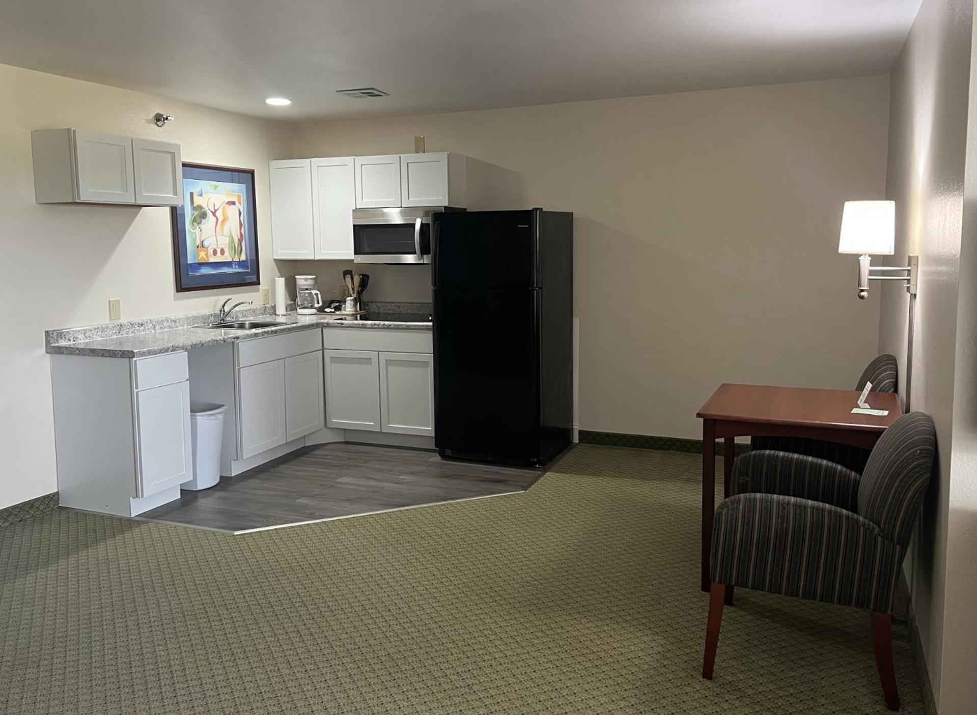 Grandstay Hotel & Suites Becker Extérieur photo