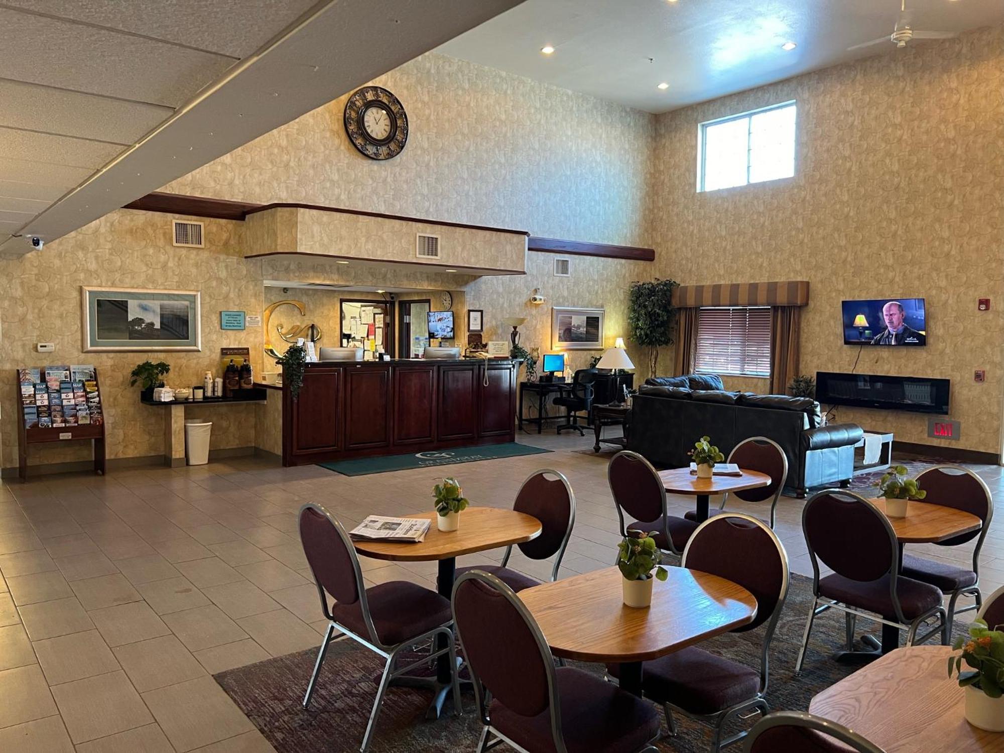 Grandstay Hotel & Suites Becker Extérieur photo